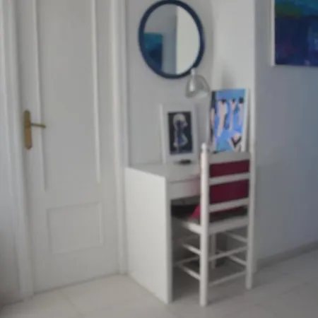Independent Whole 1st Floor 1room 1balcony And Views 1bathroom *
