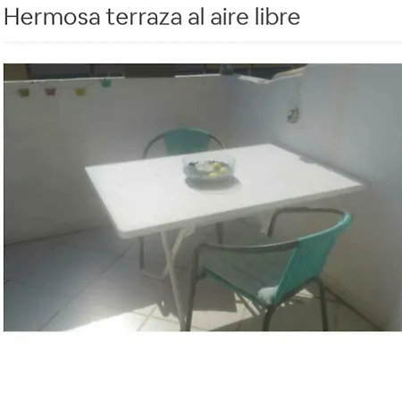 Independent Whole 1st Floor 1room 1balcony And Views 1bathroom Habitación en casa particular