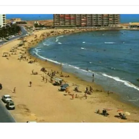 Independent Whole 1st Floor 1room 1balcony And Views 1bathroom Habitación en casa particular