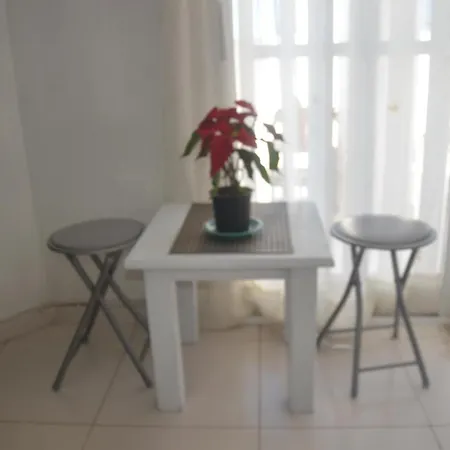 Homestay Independent Whole 1st Floor 1room 1balcony And Views 1bathroom
